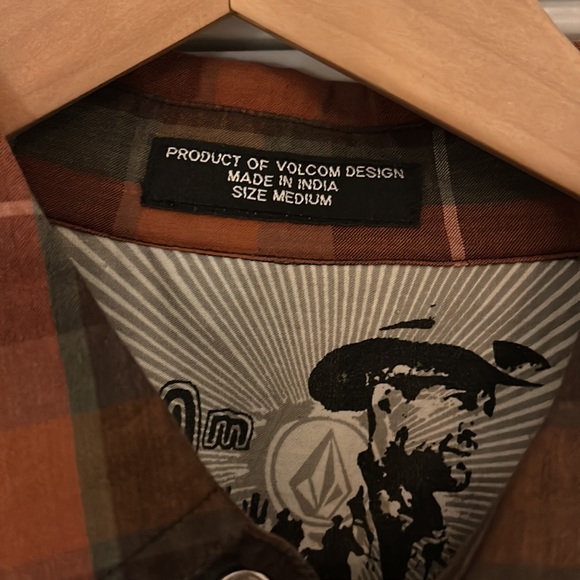 Volcom button down - Picture 3 of 3